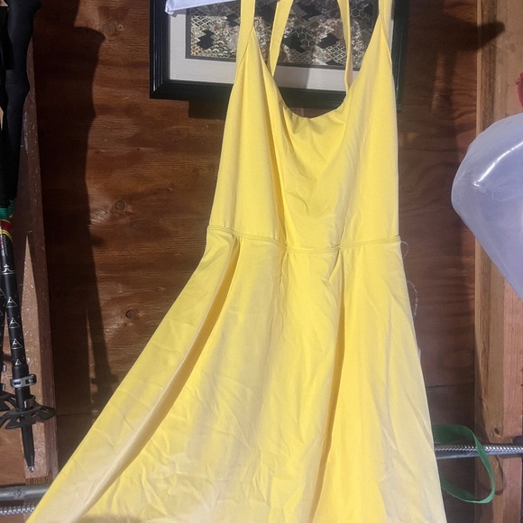 Halara Backless twisted active dress: easy peezy in yellow L - Picture 1 of 2